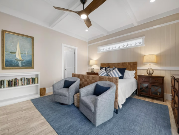 Four Bedroom Vacation Home in Holmes Beach Close to Beach